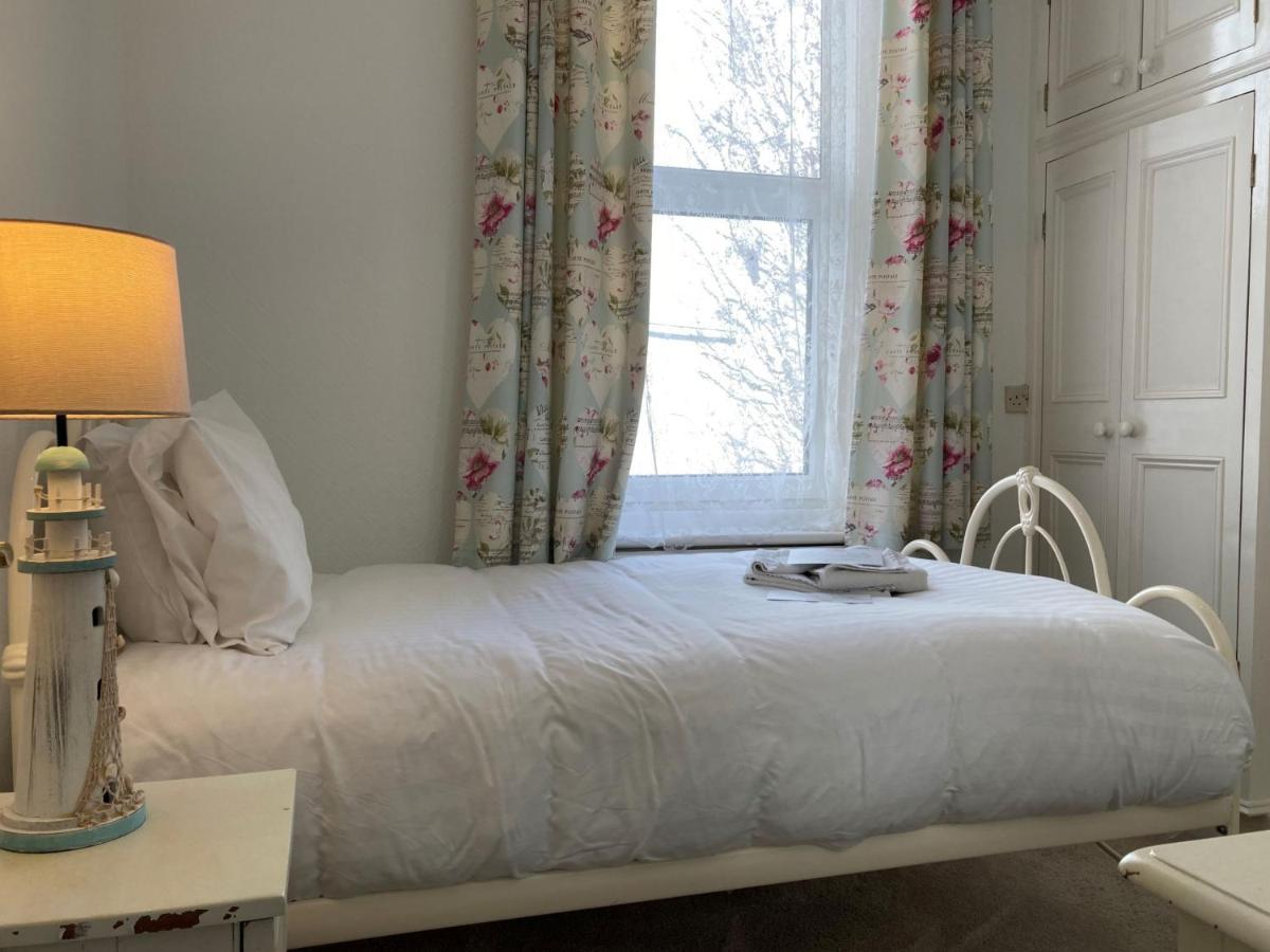 דירות ונטור Flat 2, 1 Alexandra Gardens מראה חיצוני תמונה